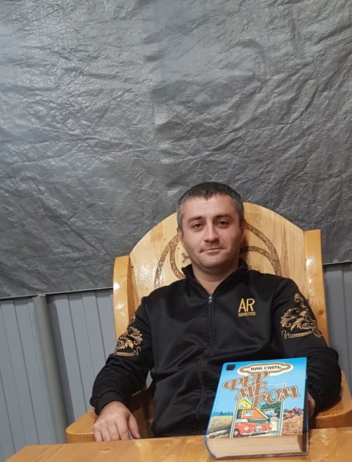  ,   Jonatan, 37 ,   ,   