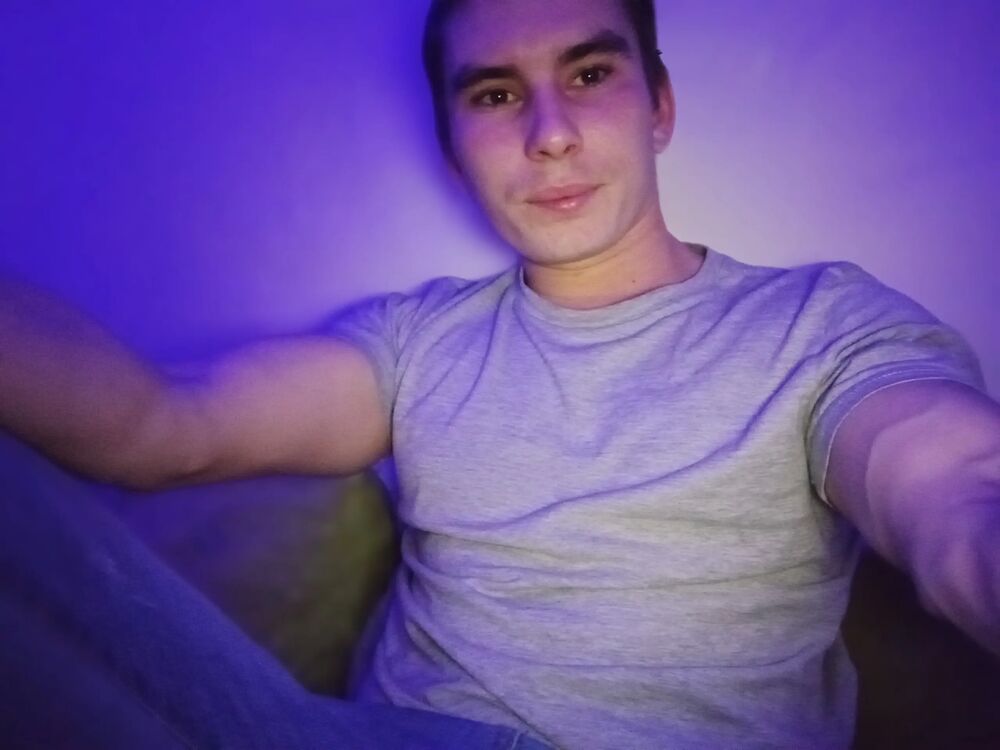  29304444  Alexander, 28 ,    