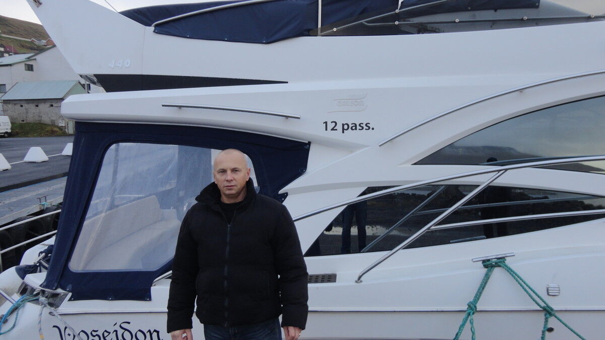  --,   Alexs, 63 ,   