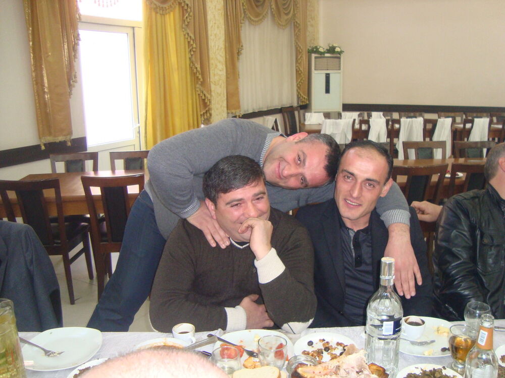  4043484  Besik, 43 ,    
