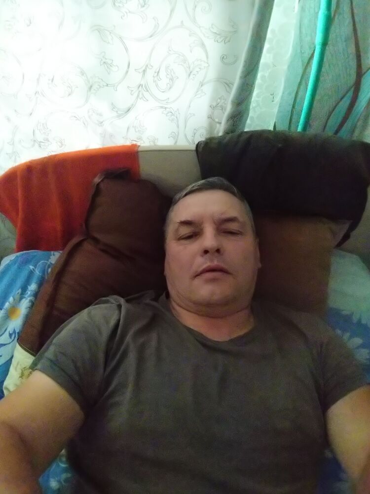  35718934  Oleg, 54 ,    