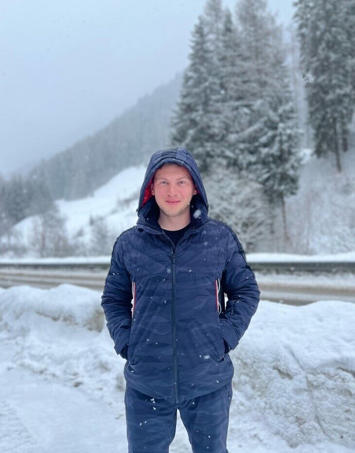  54155034  Anton, 32 ,    