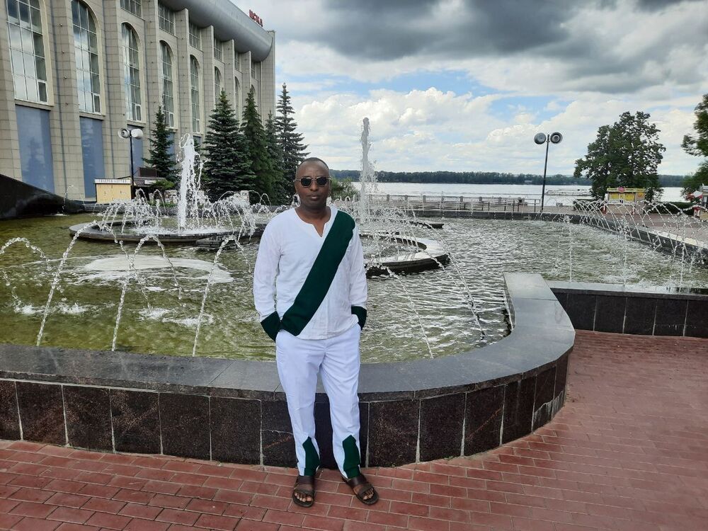  27436964  Jonatan, 35 ,    