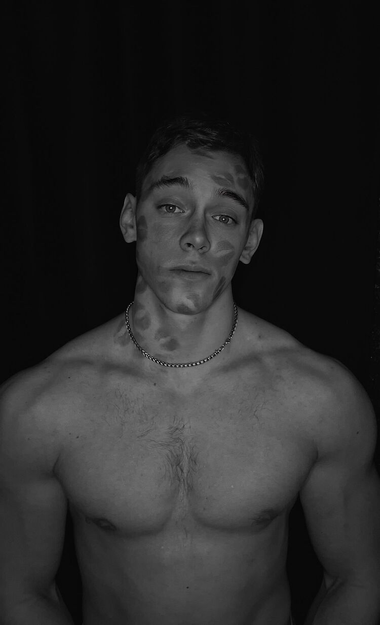  53151724  , 25 ,    -