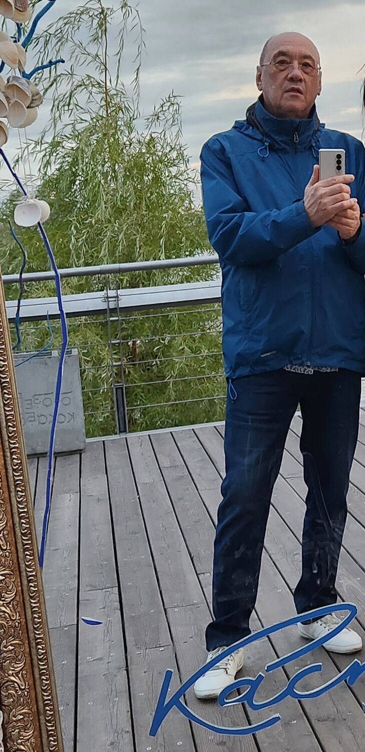  ,   Damir, 54 ,   c 