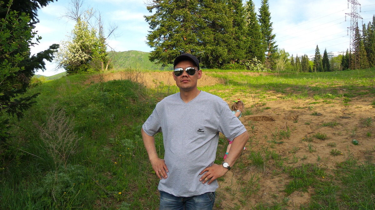  8234684  Kolasik, 47 ,    