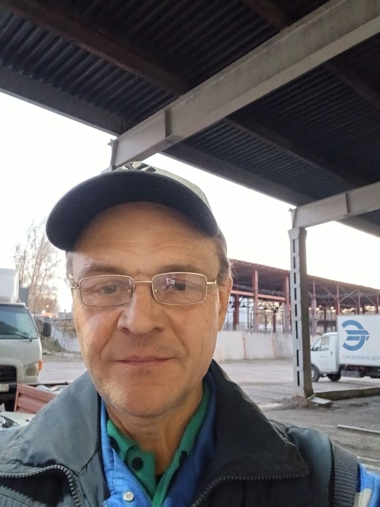  54207844  Oleg Gaiguk, 56 ,    