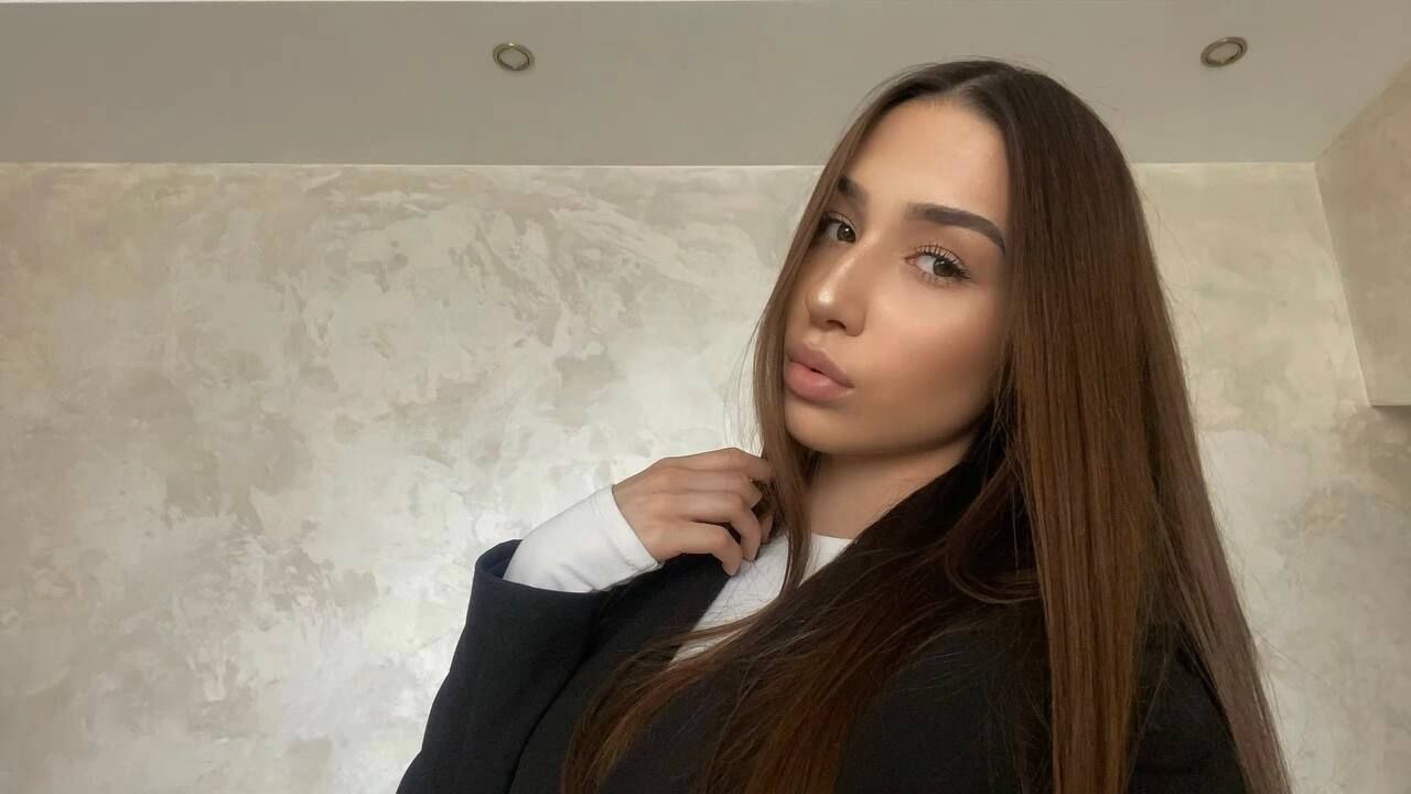  53289804  Milena, 18 ,    