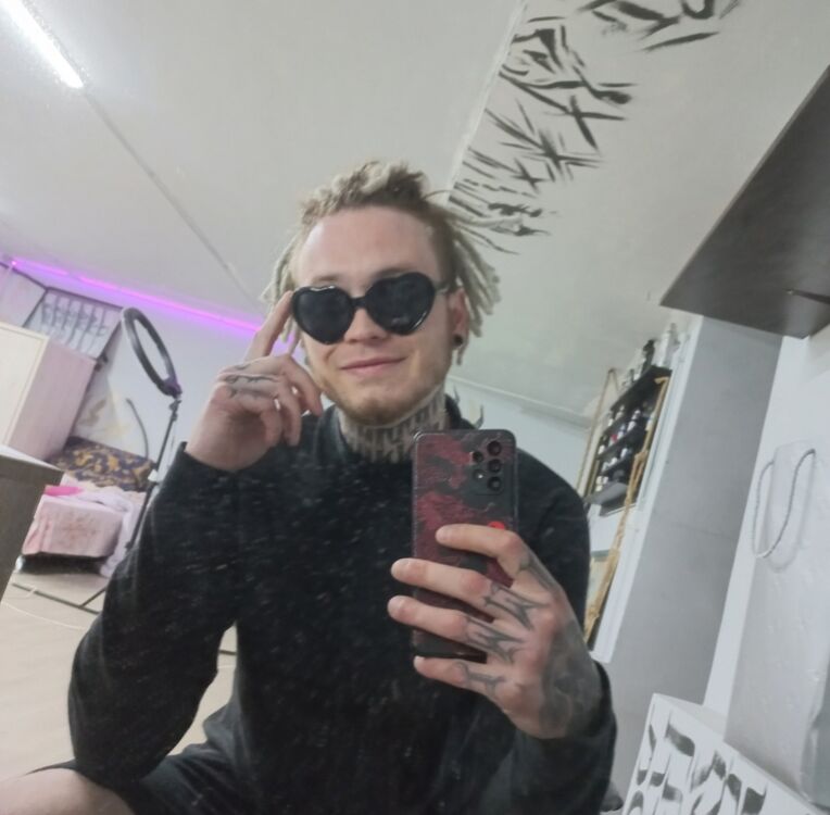  ,   Anton, 27 ,   ,   