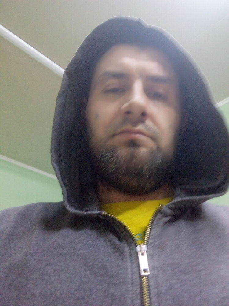  21759334  Slava, 44 ,    