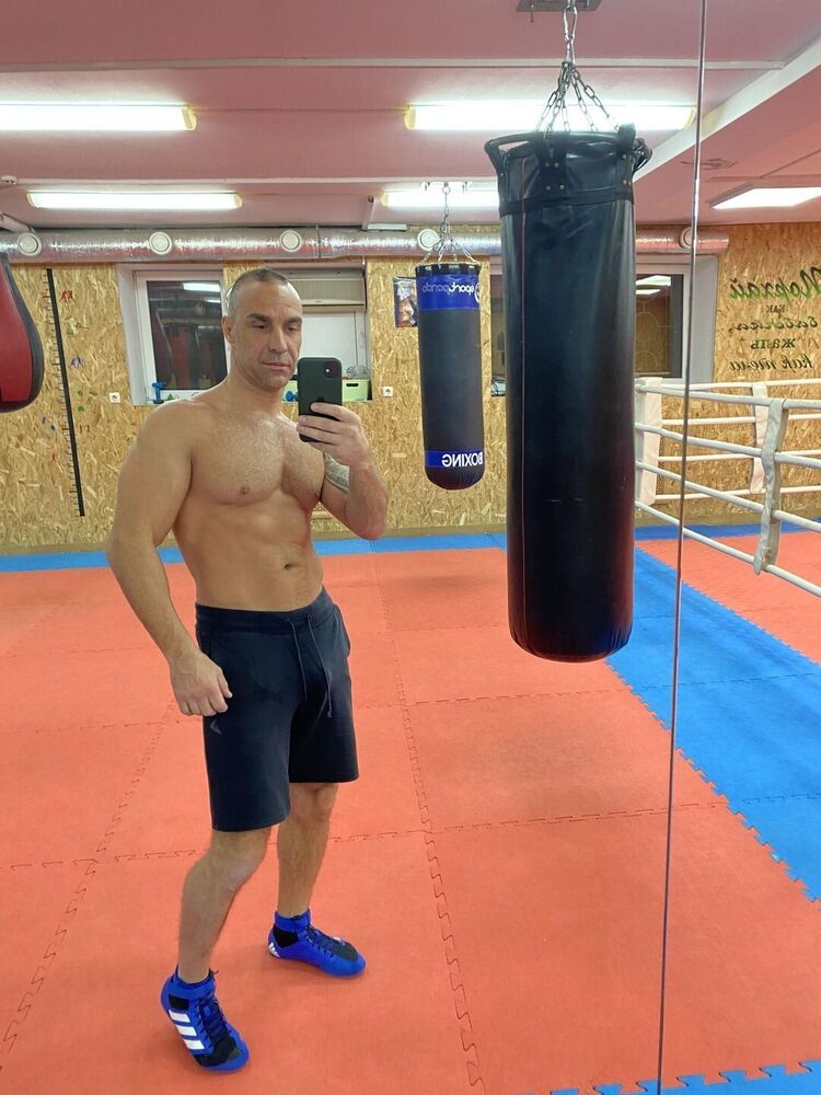  40537714  , 35 ,    --