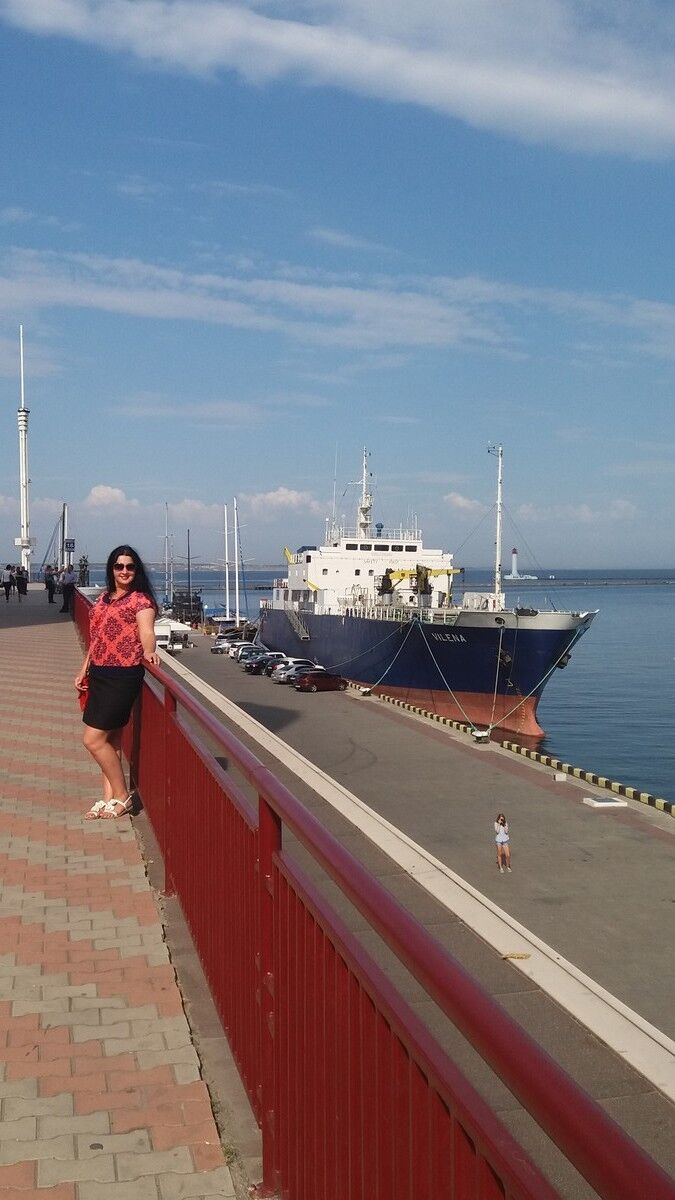  ,   Elena, 32 ,  