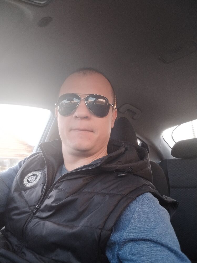  34668184  Ivan, 32 ,    