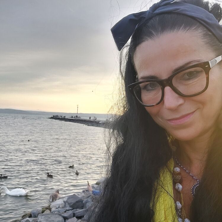  35706544  Julja, 49 ,    