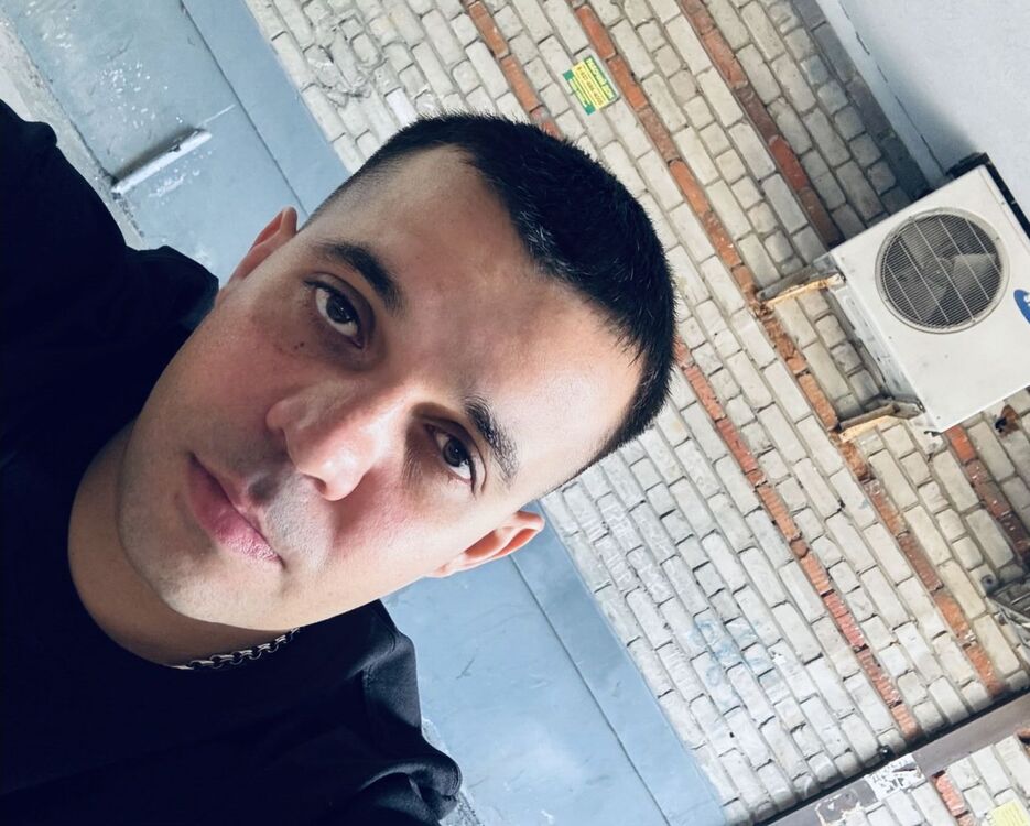  52769474  , 37 ,    