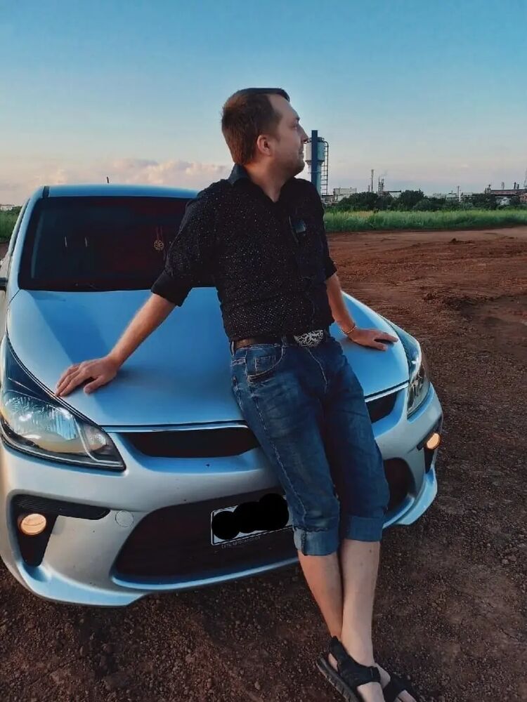 ,   Denis, 35 ,   ,   , c 