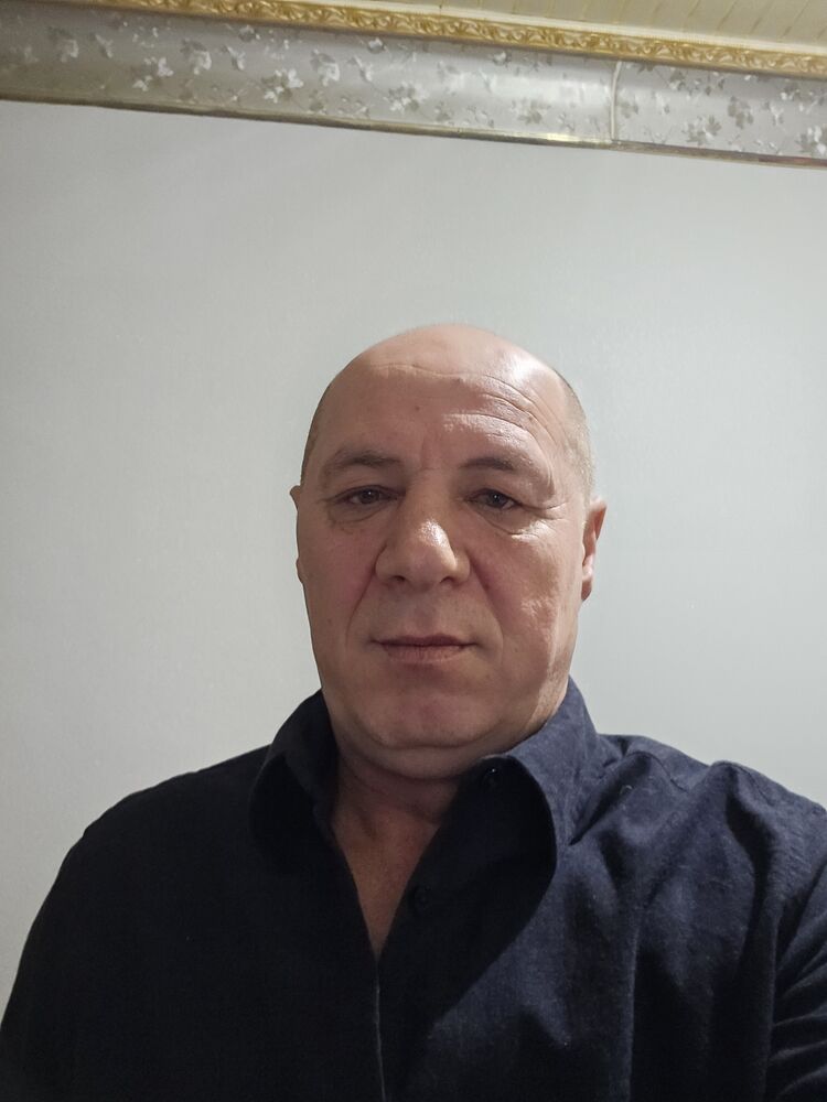  48069144  Roman, 50 ,    