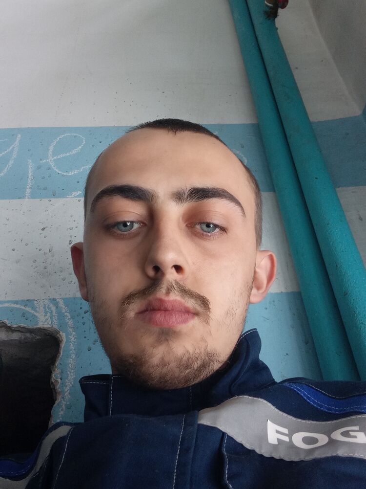  49337044  , 21 ,    