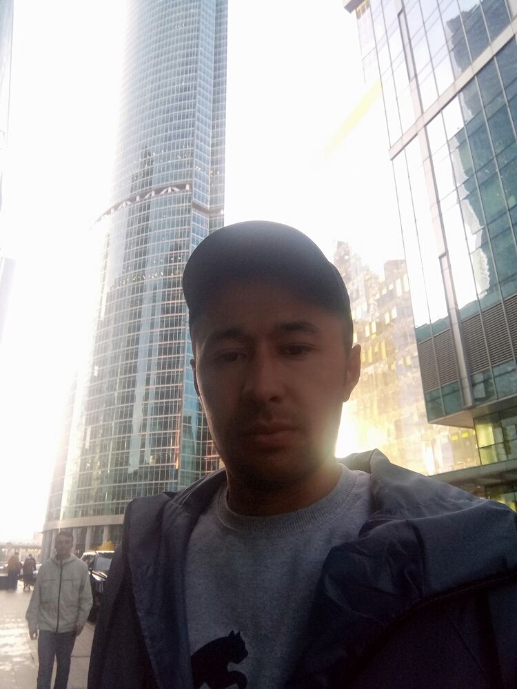  23865064  Islombek, 32 ,    