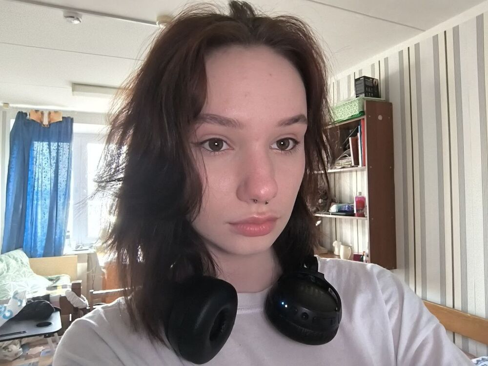  ,   Darya, 18 ,   ,   