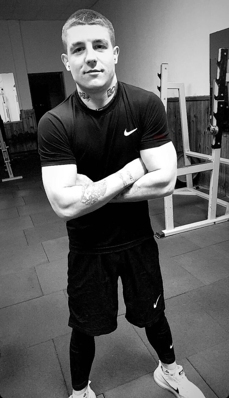  53631704  A_ndre_i, 22 ,    