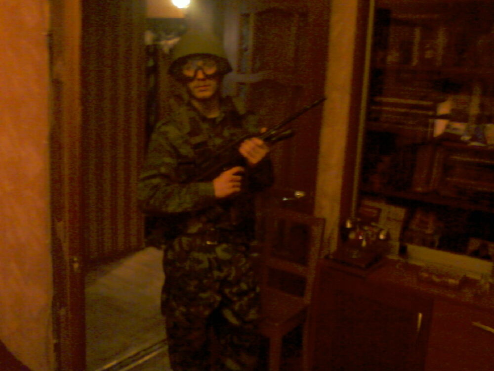  ,   Dima, 33 ,   