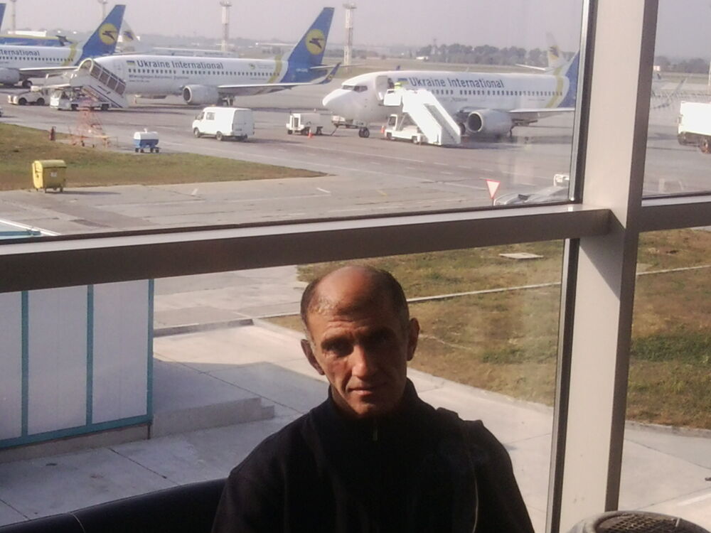  24761224  GIO, 53 ,    