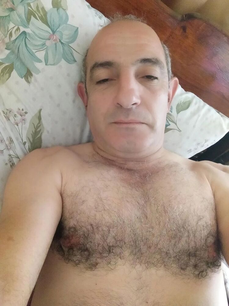  43647864  Tahir, 50 ,    