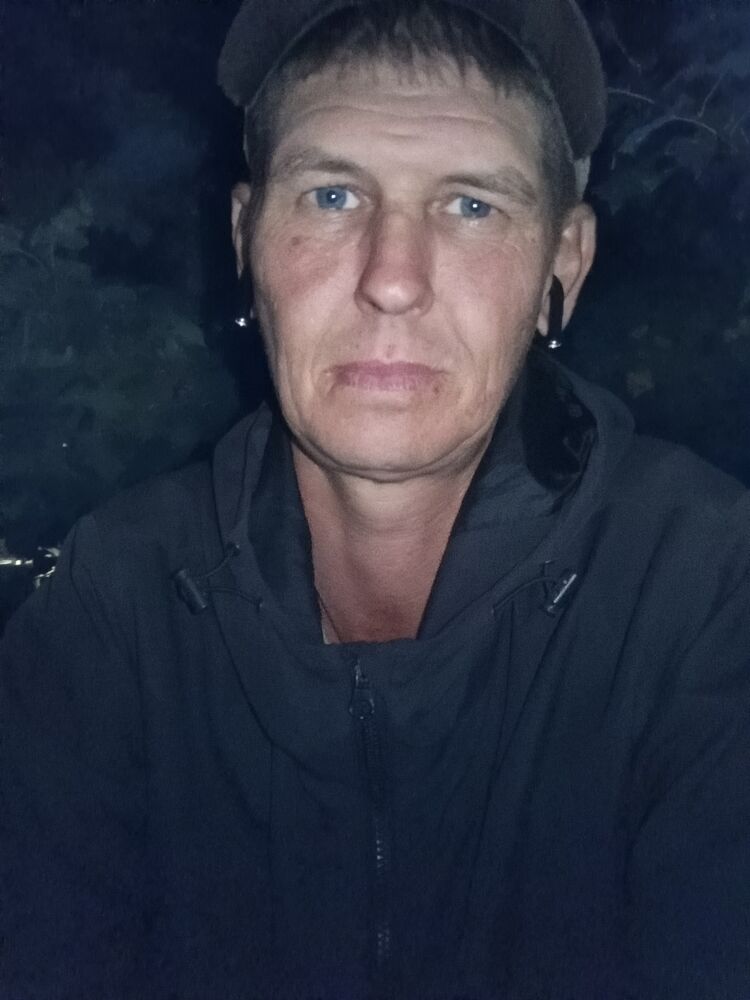  46047414  Alexander, 46 ,    