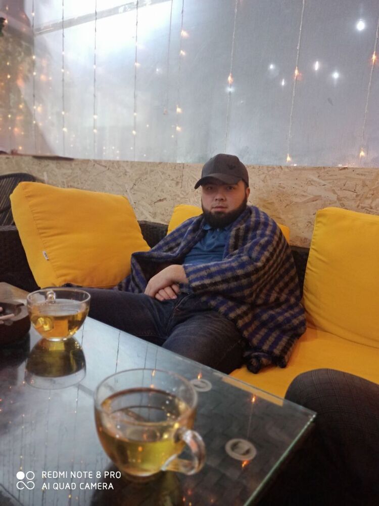  48835304  Abdulaziz, 25 ,    