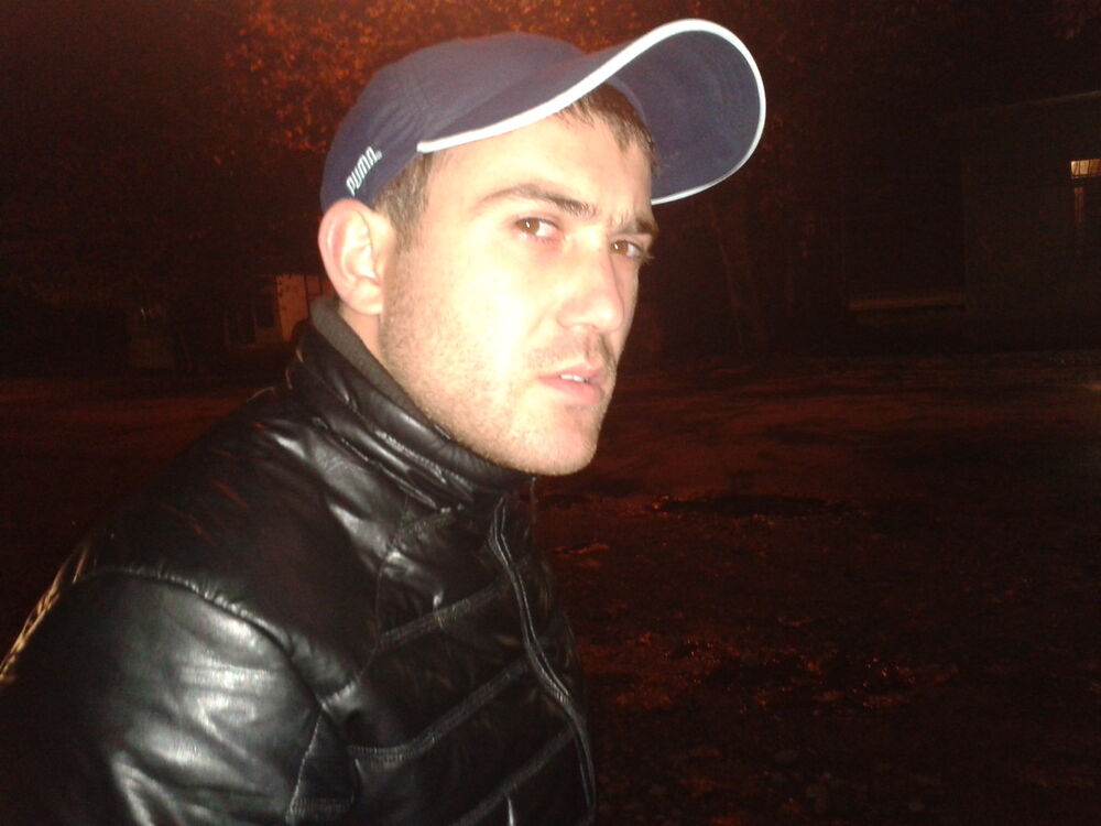  4394554  Nukri, 37 ,    