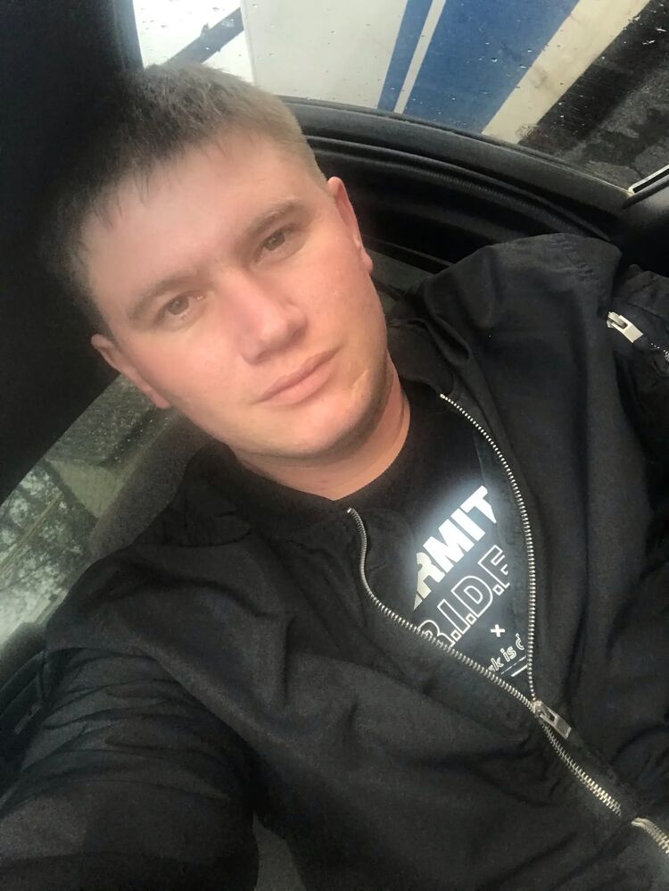  50271374  Pavel, 33 ,    