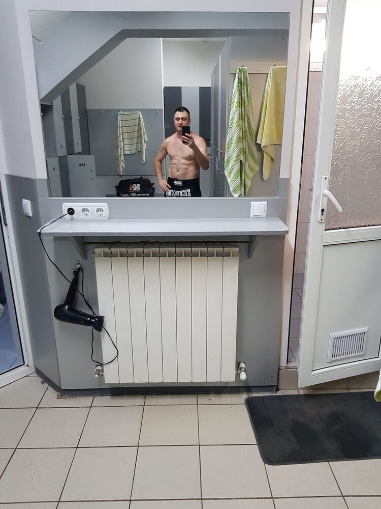  ,   Victor, 43 ,   ,   , c 