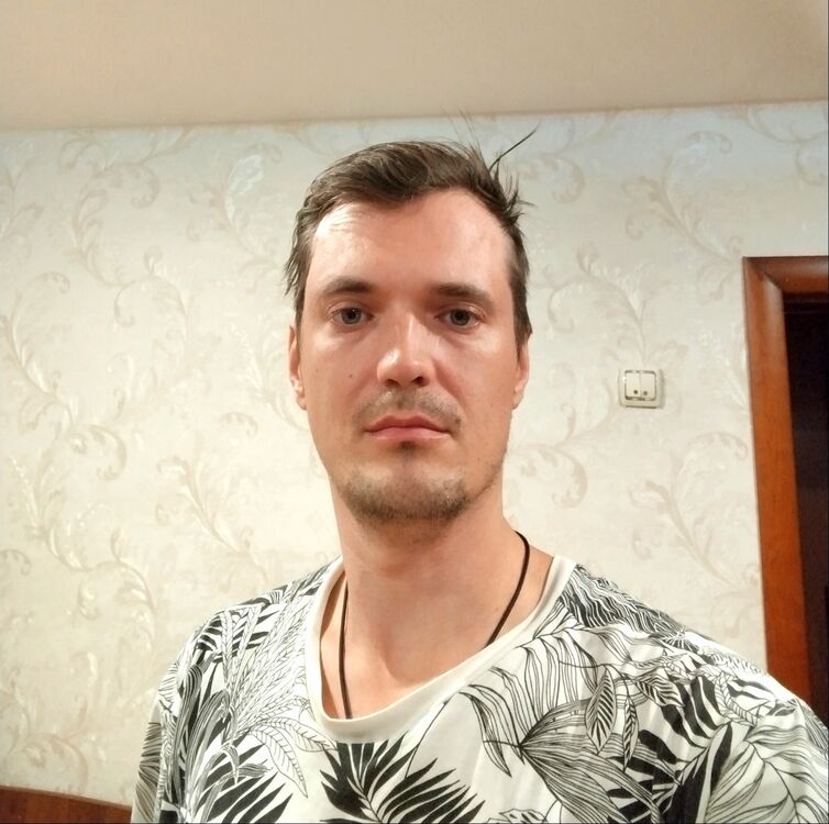  48170854  Anton, 37 ,     