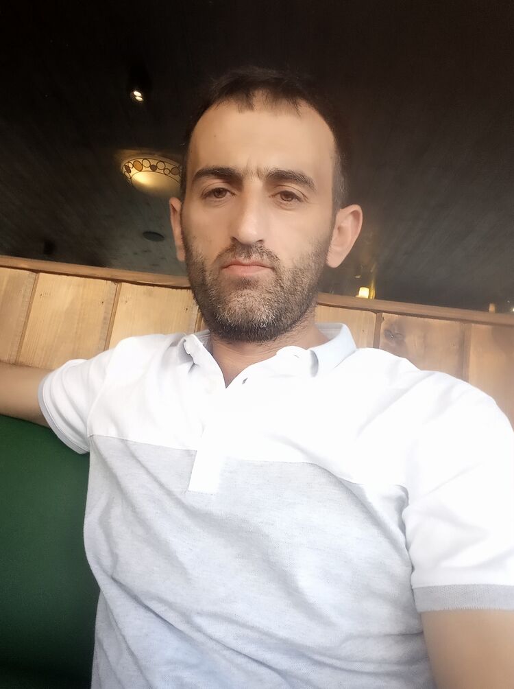  27313904  Roma, 40 ,    