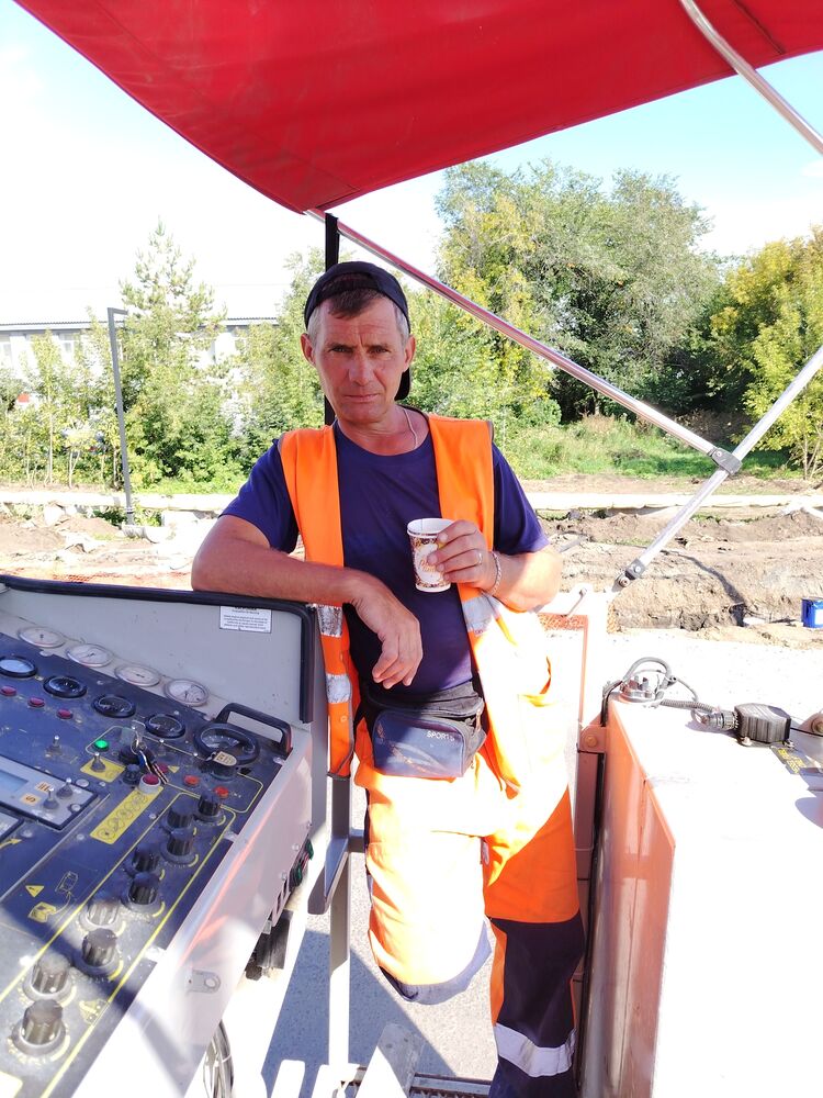  53415564  Evgen, 45 ,    