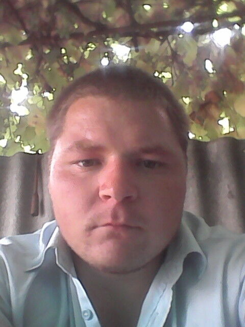  15847194  Maks, 32 ,    