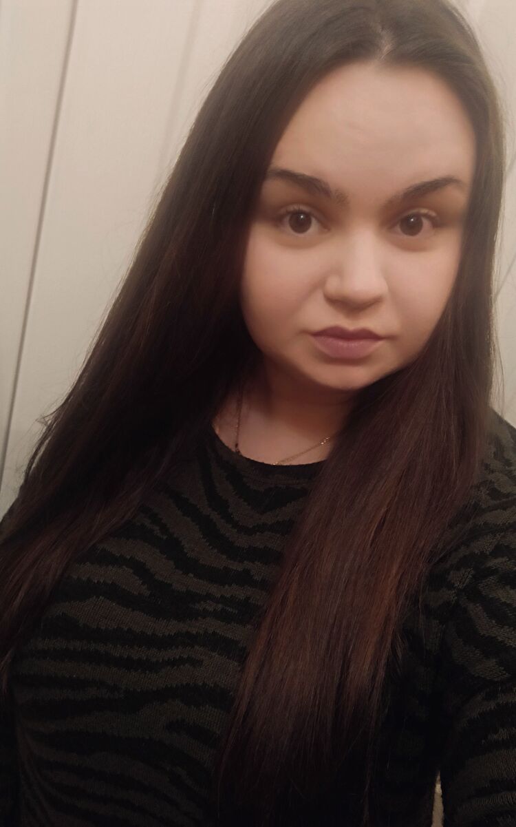  ,   Lora, 31 ,   ,   