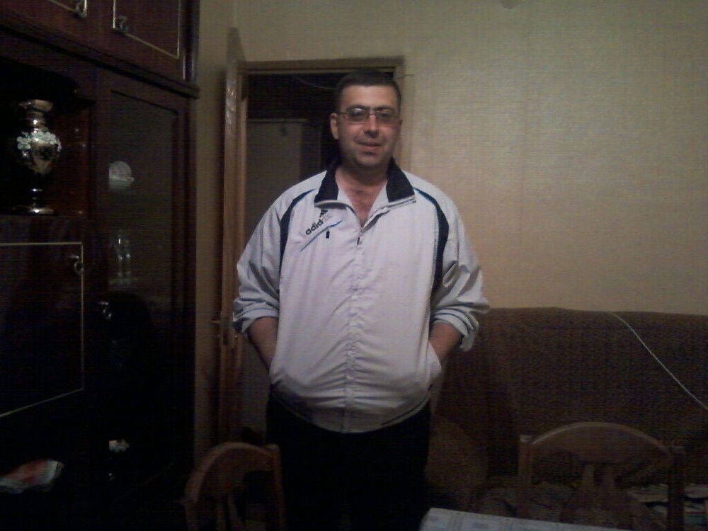  53223044  ROBERT, 42 ,    
