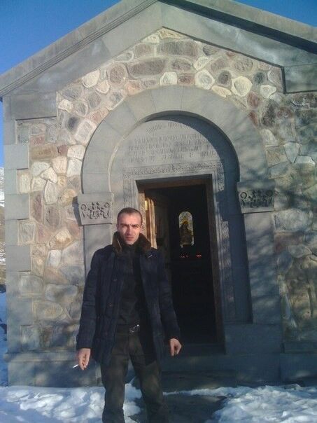  ,   Armen, 42 ,   ,   , c 