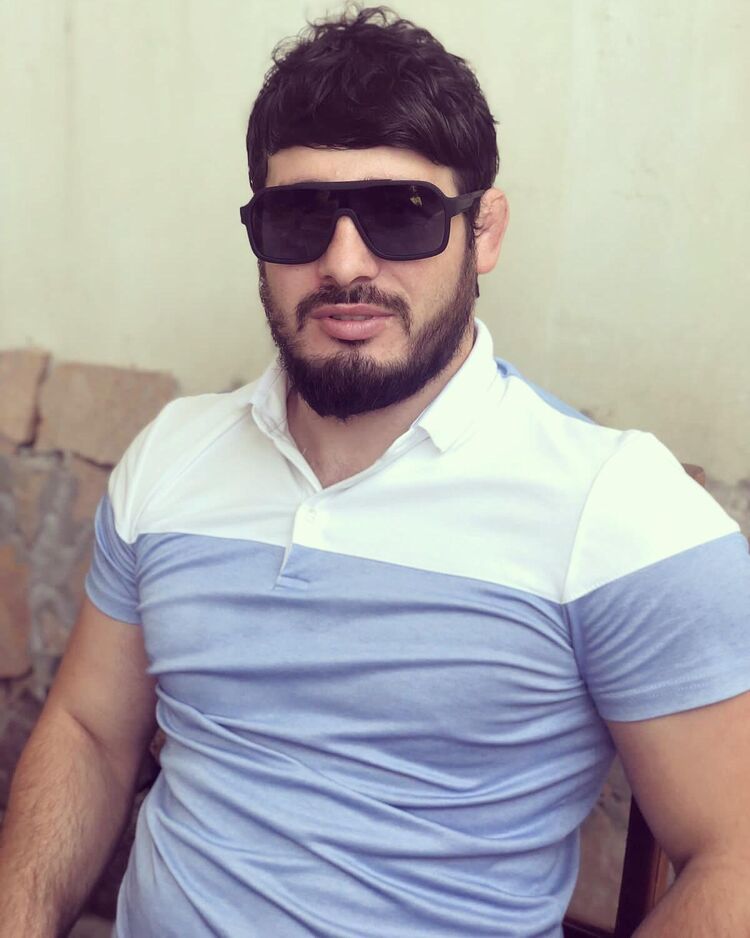  30116774  Hayk, 33 ,    