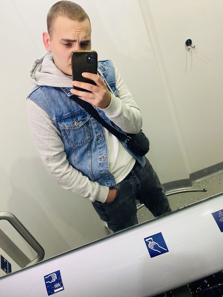  29845854  Denis, 23 ,    Herten