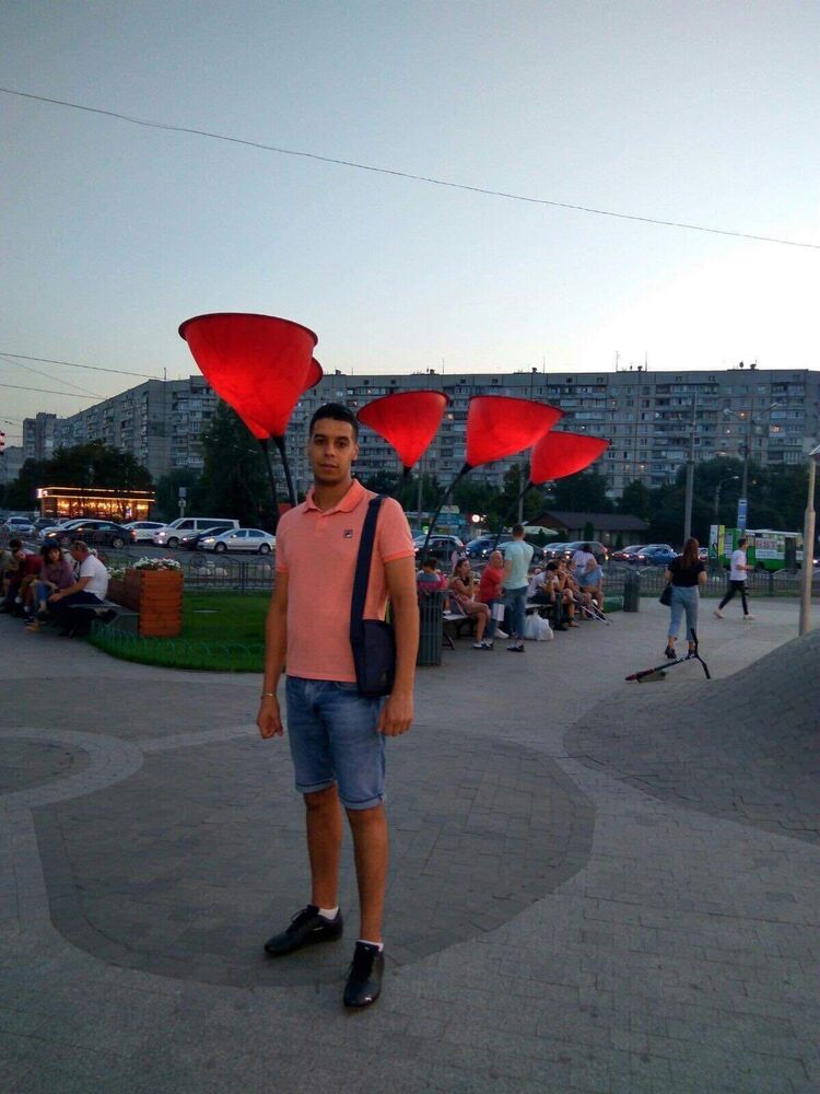  ,   Hicham, 32 ,   ,   
