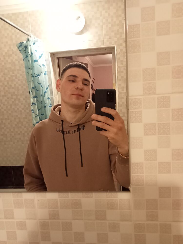  33275934  Igor, 26 ,    
