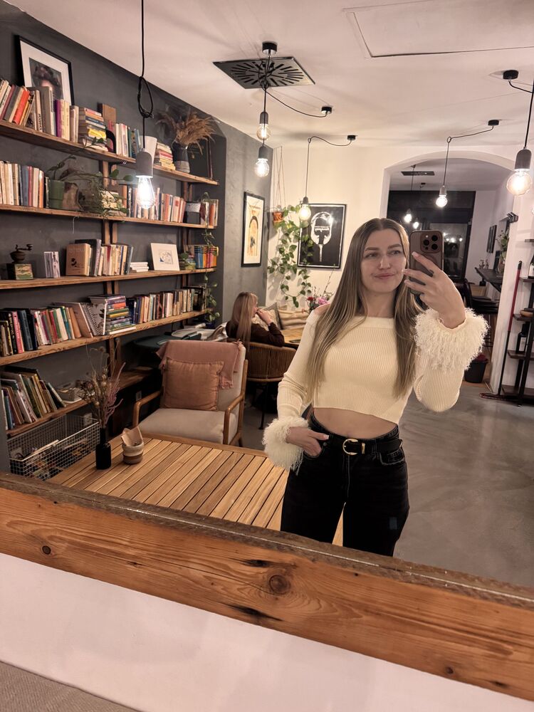 ���� 56273674 ������� ����, 33 ����, ���� ���������� � Praha