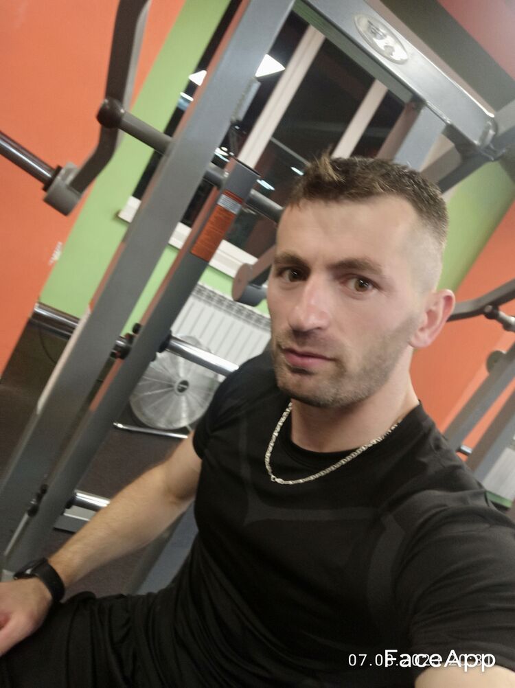  43586394  M, 35 ,    