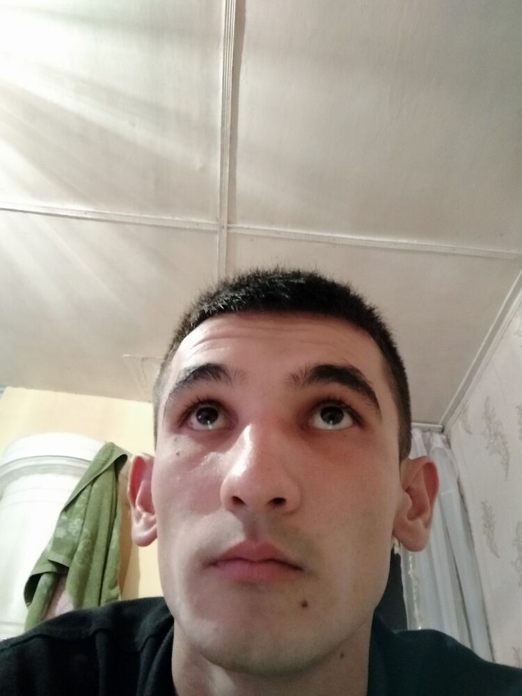  ,   Shoxruh, 25 ,  