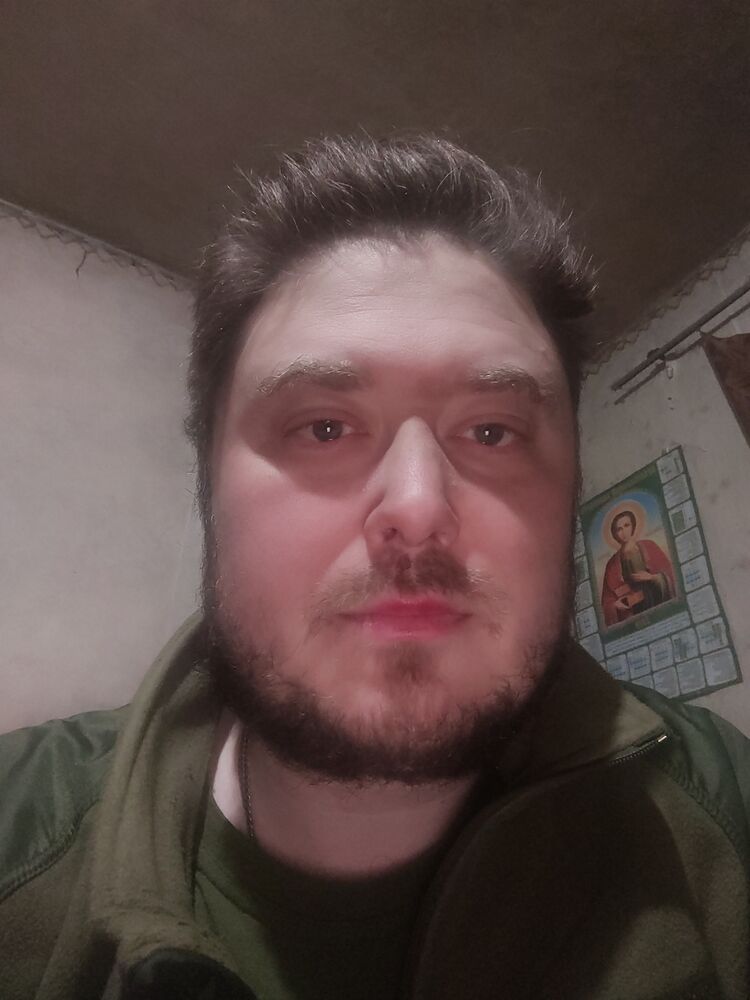  40868564  Anton, 41 ,    
