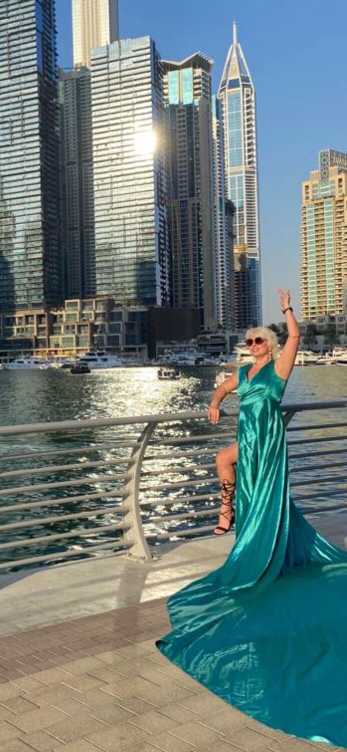  ,   Elena, 43 ,   ,   , c 