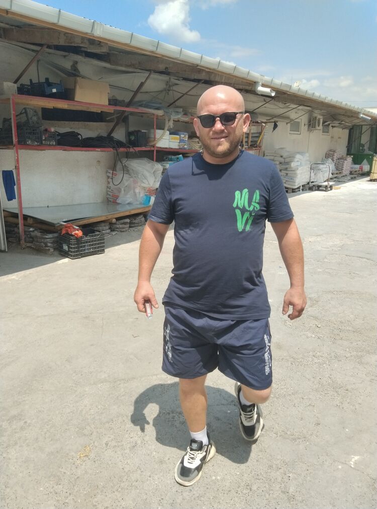  44629894  Mxatvari, 36 ,    